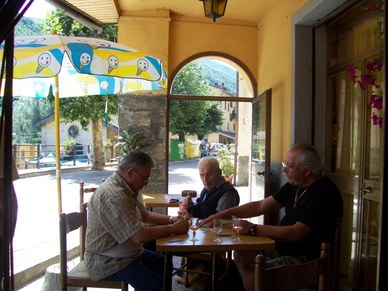  Image name: Persone007.jpg 
 width: 800 pixel 
 height: 601 pixel 
 Size: 393702 bytes 
 Click to enlarge 